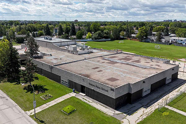 Aerial view of Niakwa Place School