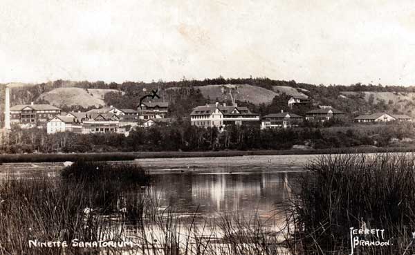 Postcard view of the Ninette Sanatorium