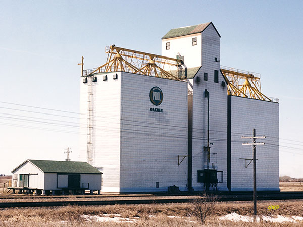 Manitoba Pool Grain Elevator at Oakner