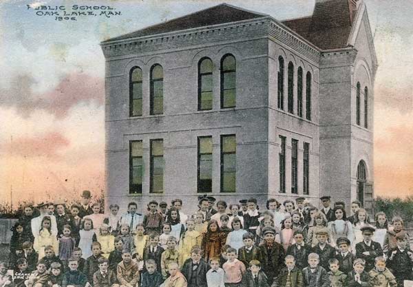 Postcard view of Oakwood School, before addition of the eastern half of the building