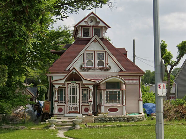 593 Henderson Highway, Winnipeg