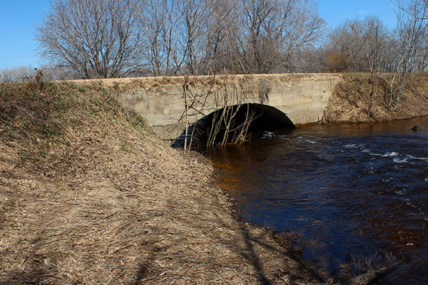 Concrete arch bridge no. 211