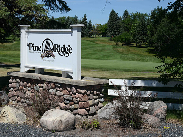 Entrance to the Pine Ridge Golf Club