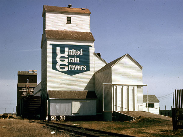 United Grain Growers grain elevator at Pipestone