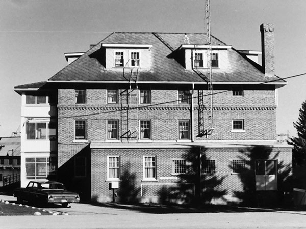 Pointe du Bois Staff House