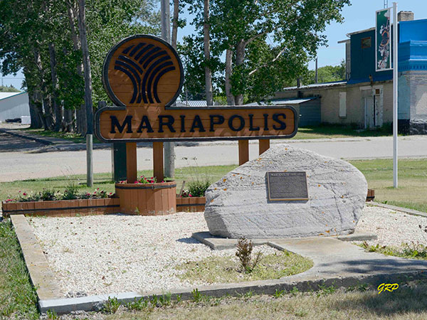 Mariapolis pioneers commemorative monument