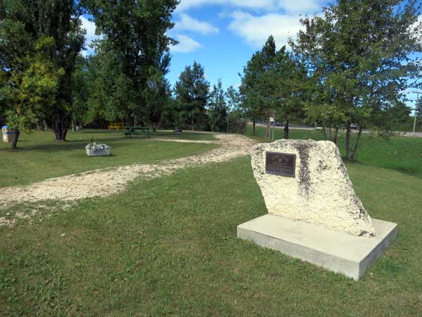 Powerview Lions Park monument