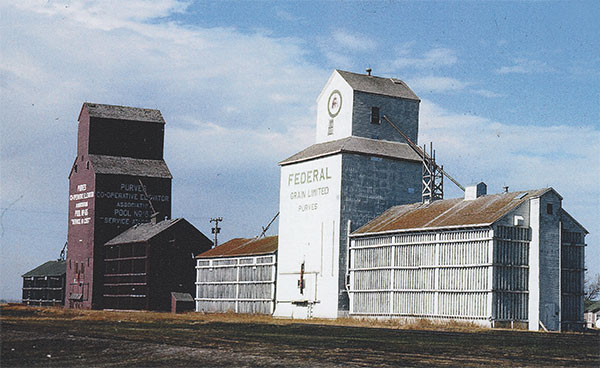 Grain elevators at Purves