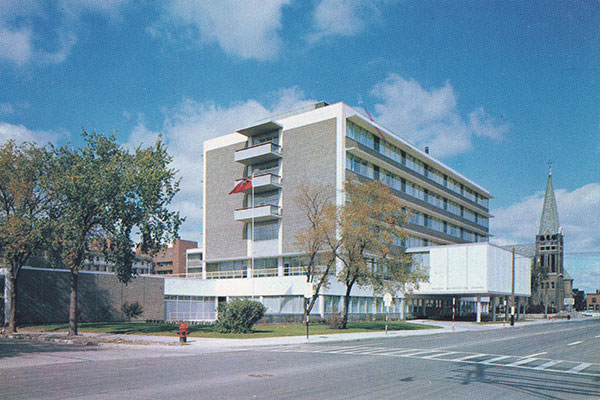 Postcard view of the Manitoba Rehabilitation Hospital