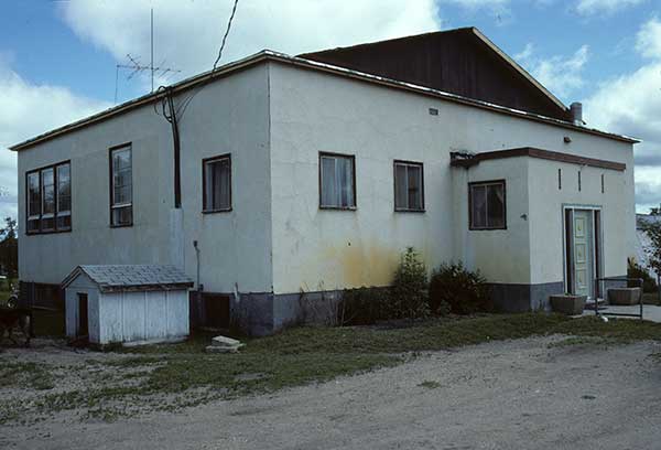The former Ridgewood School building