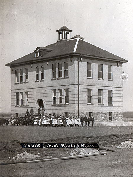 Postcard view of Rivers Consolidated School