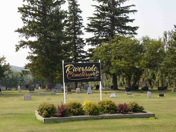 Riverside Cemetery at La Riviere