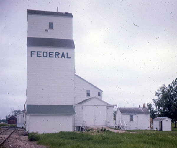 Federal grain elevator at Riverton