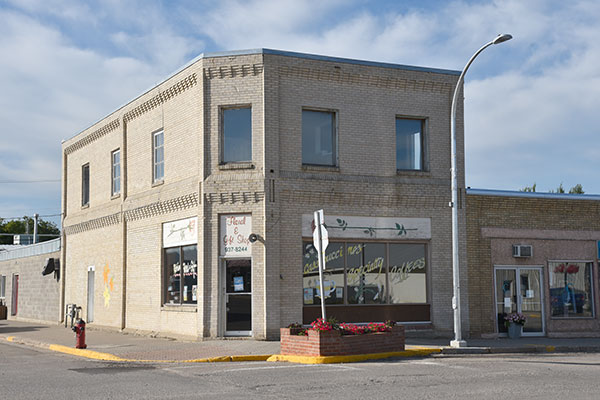 Roblin Hardware Building