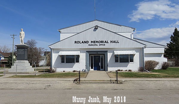 Roland Memorial Hall and war memorial