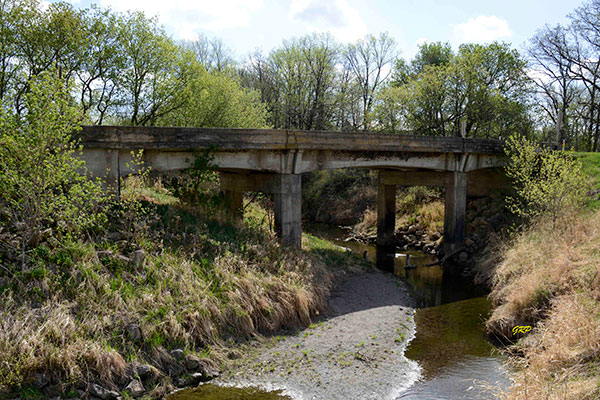 Concrete beam bridge no. 1000 over Roseisle Creek