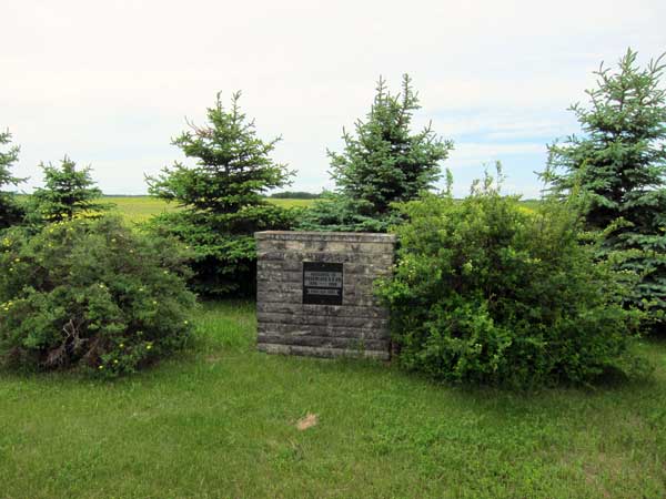 Roseneath School commemorative monument