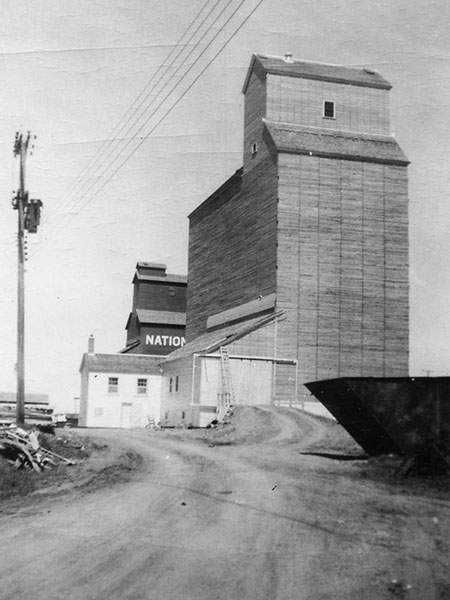 Newly constructed Manitoba Pool grain elevator at Rossburn