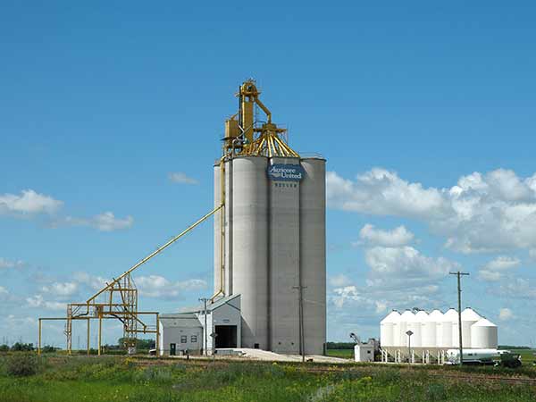 Agricore United grain elevator near Rosser