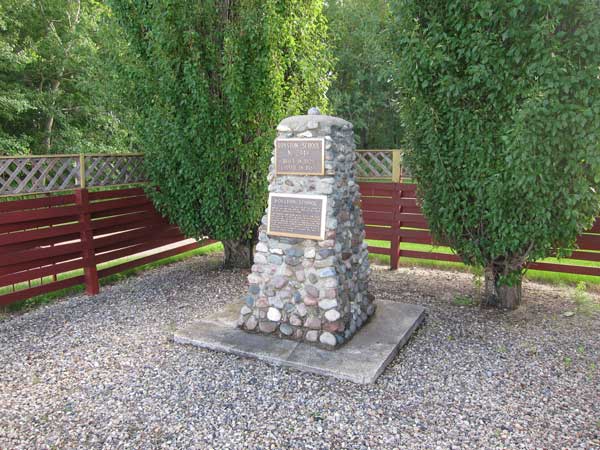 Royston School commemorative monument