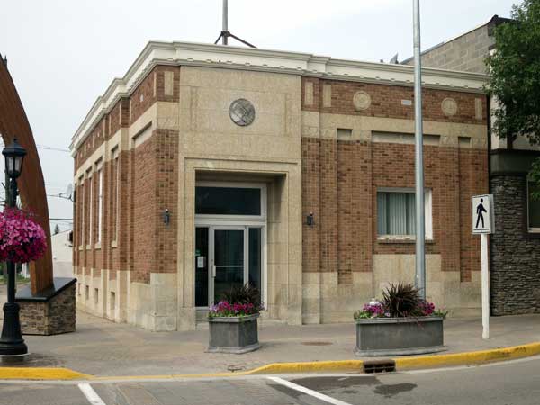 Former Dominion Post Office Building at Russell