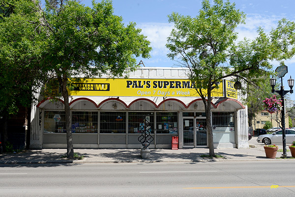 Pal's Supermarket, formerly Safeway store