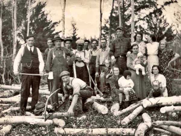 Building the Wampum Lutheran Church, with Casper Rudd in charge