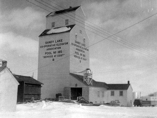 Manitoba Pool grain elevator B at Sandy Lake
