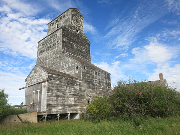 The former Federal grain elevator at Snowflake with its partially concealed office at right