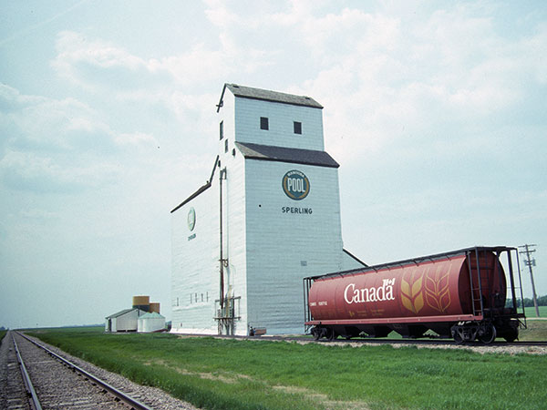 Manitoba Pool grain elevator at Sperling