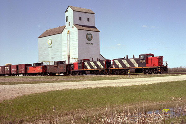 Manitoba Pool grain elevator at Sperling