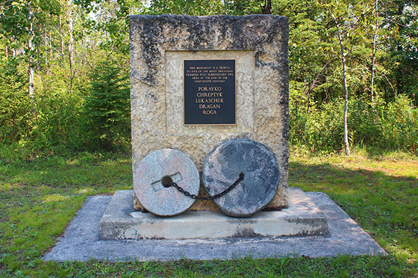 Pioneers commemorative monument in St. Michael&rsquo;s Cemetery