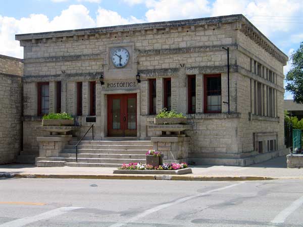 The former Dominion Post Office Building at Stonewall