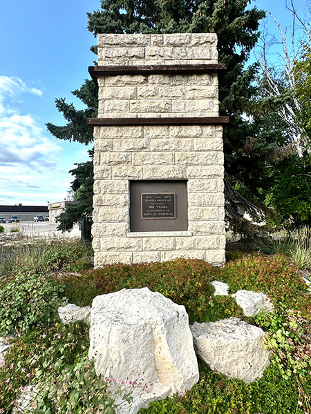 Stonewall Settlers Monument