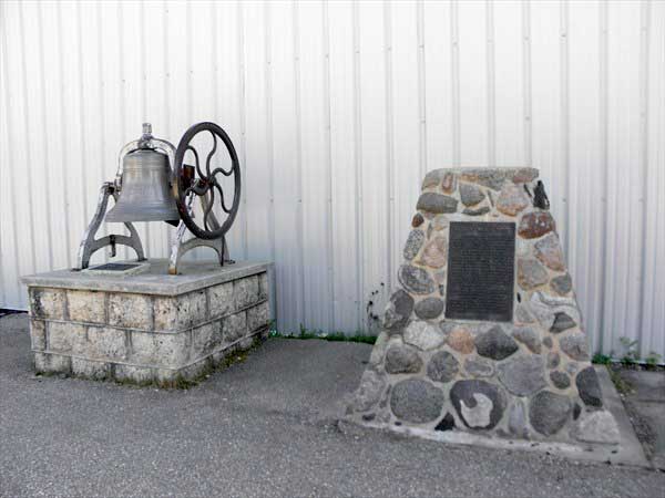 Stony Mountain Pioneers Monument