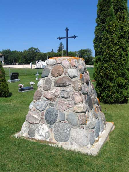 Stony Mountain pioneers and veterans commemorative monument