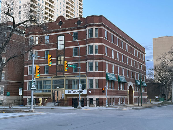 Strathmore Apartments / Athol Apartments