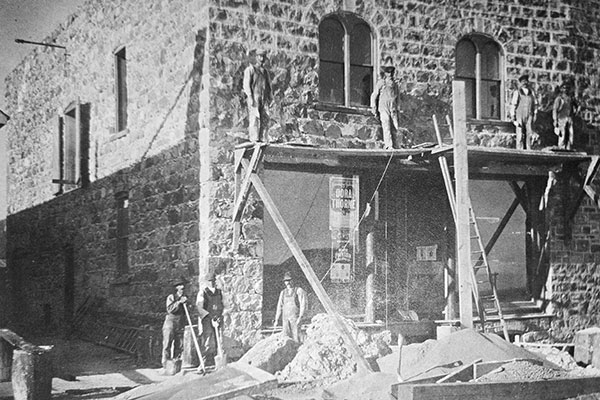 Sturgeon Block under construction