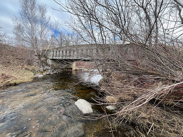 Concrete beam bridge over Sulphur Spring Creek
