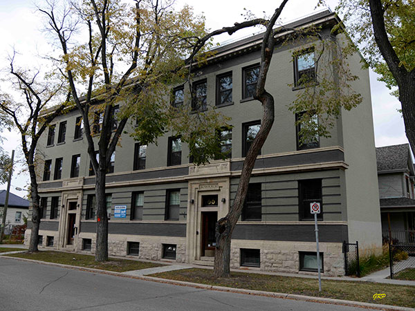 Sunnycrest Apartments