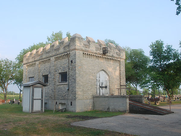 Former chapel and winter vault in the Transcona Cemetery