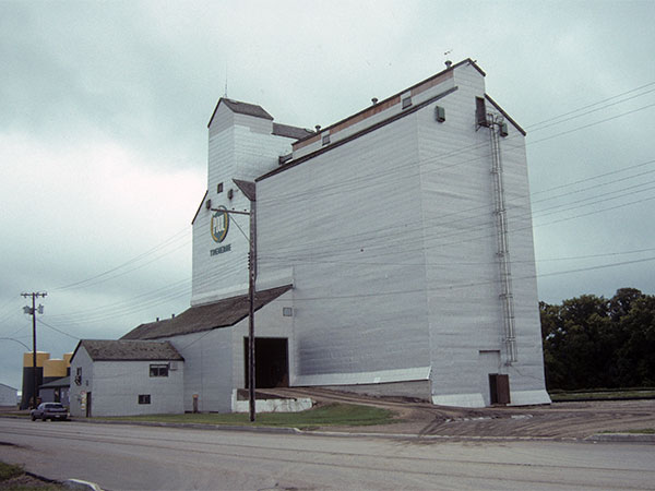 Manitoba Pool grain elevator at Treherne