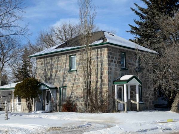 Turner House / Andrew House