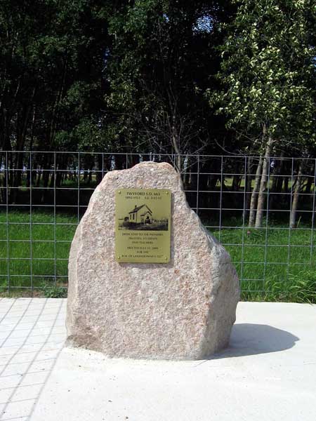 Twyford School commemorative monument