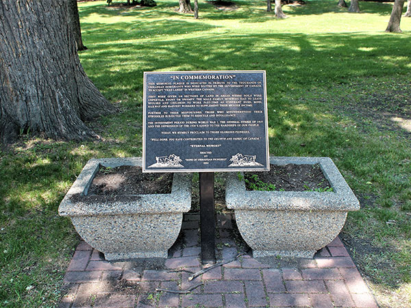 Ukrainian Immigrants Plaque
