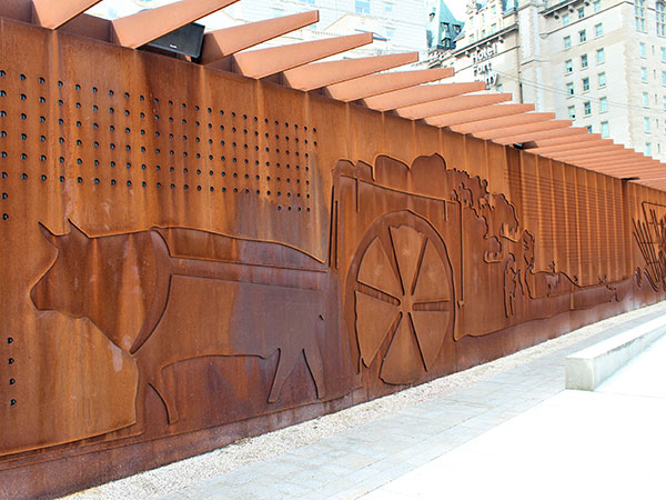 Heritage Wall depicting the Metis and fur trade period