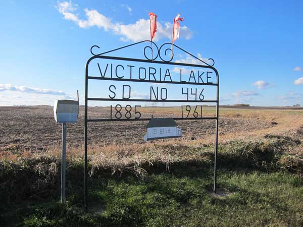 Victoria Lake School commemorative sign