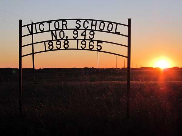 Victor School commemorative sign