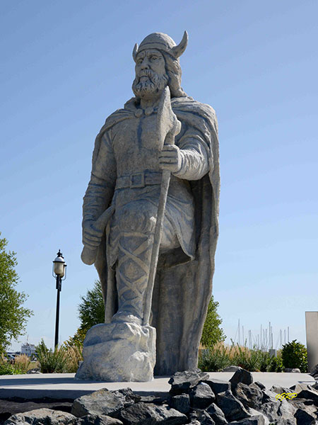 Viking statue at Gimli