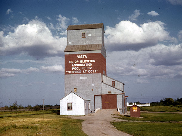 Manitoba Pool grain elevator at Vista